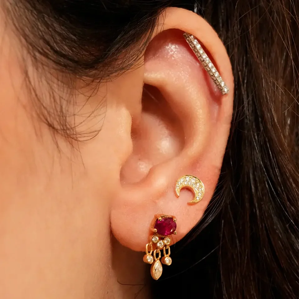 18mm vertical diamond earring white (1)