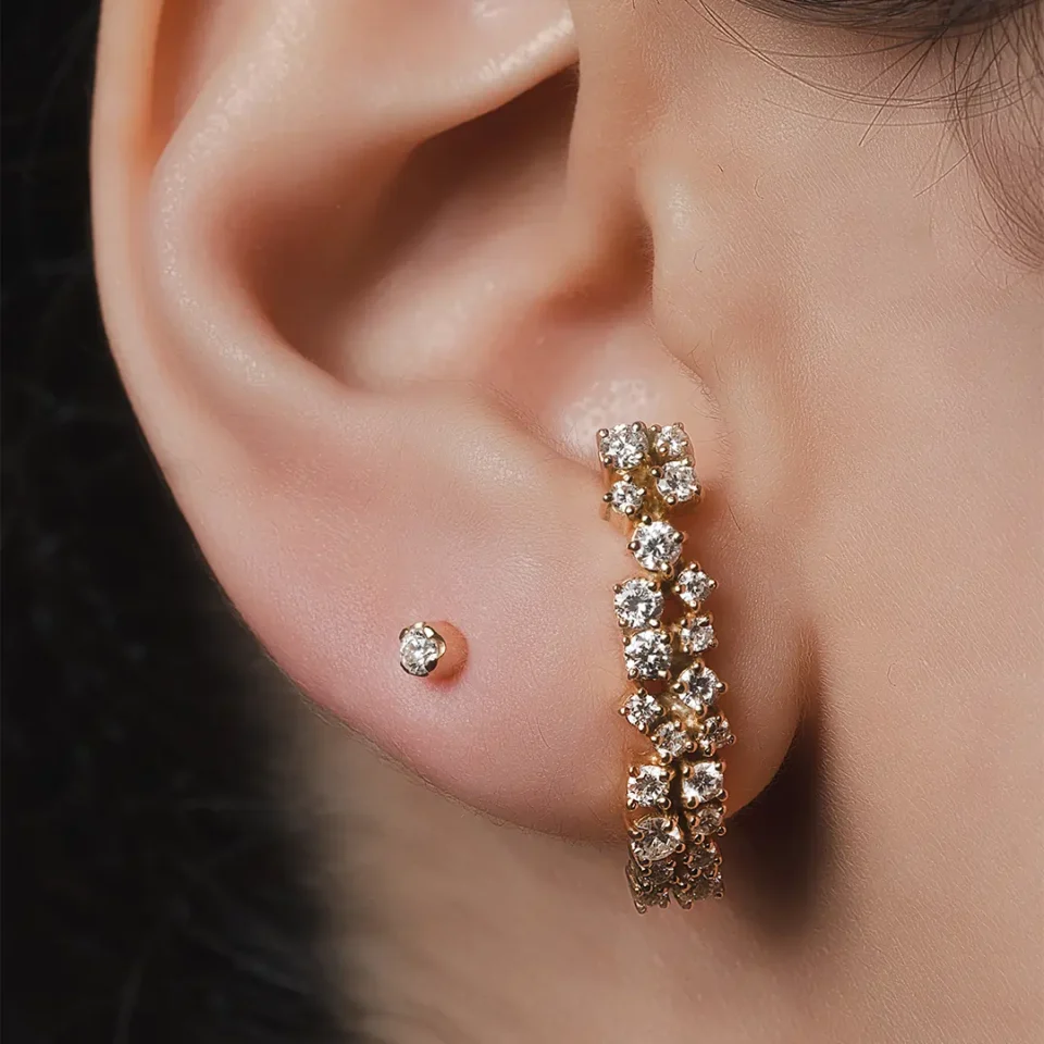 Diamond compartment earring 2 mm yellow